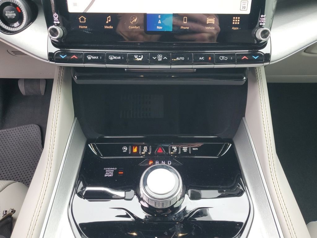 New 2026 Jeep Grand Wagoneer L 4WD image 40