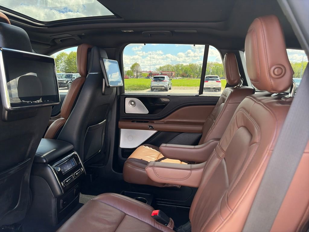 Used 2023 Lincoln Aviator Grand Touring w/ Equipment Group 301A AWD/4WD image 26
