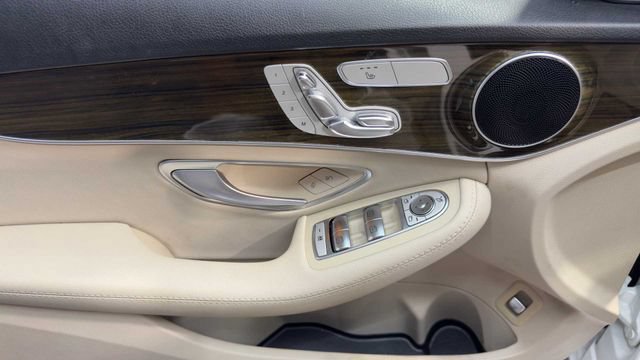 Used 2019 Mercedes-Benz C 300 Sedan w/ Premium Package image 23