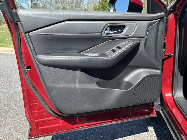 Certified 2025 Nissan Rogue SL AWD/4WD image 12