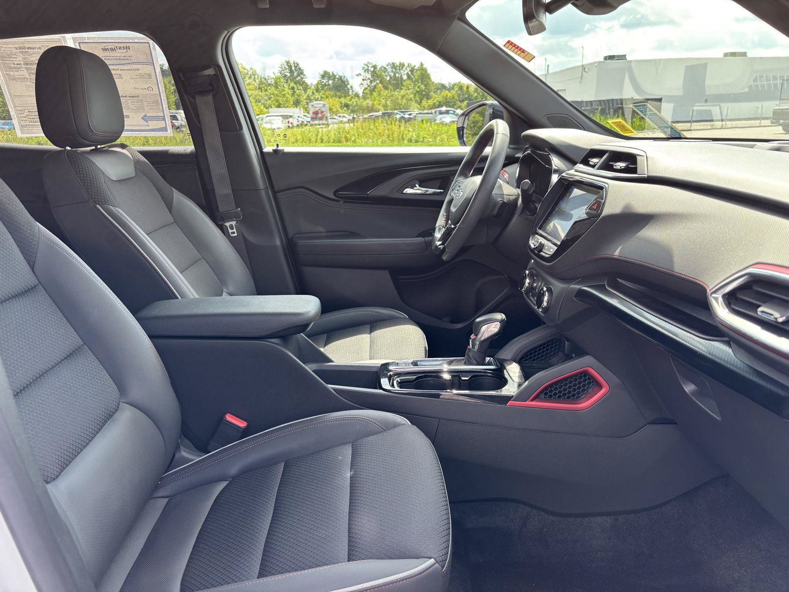 Used 2023 Chevrolet TrailBlazer RS w/ Convenience Package FWD image 33