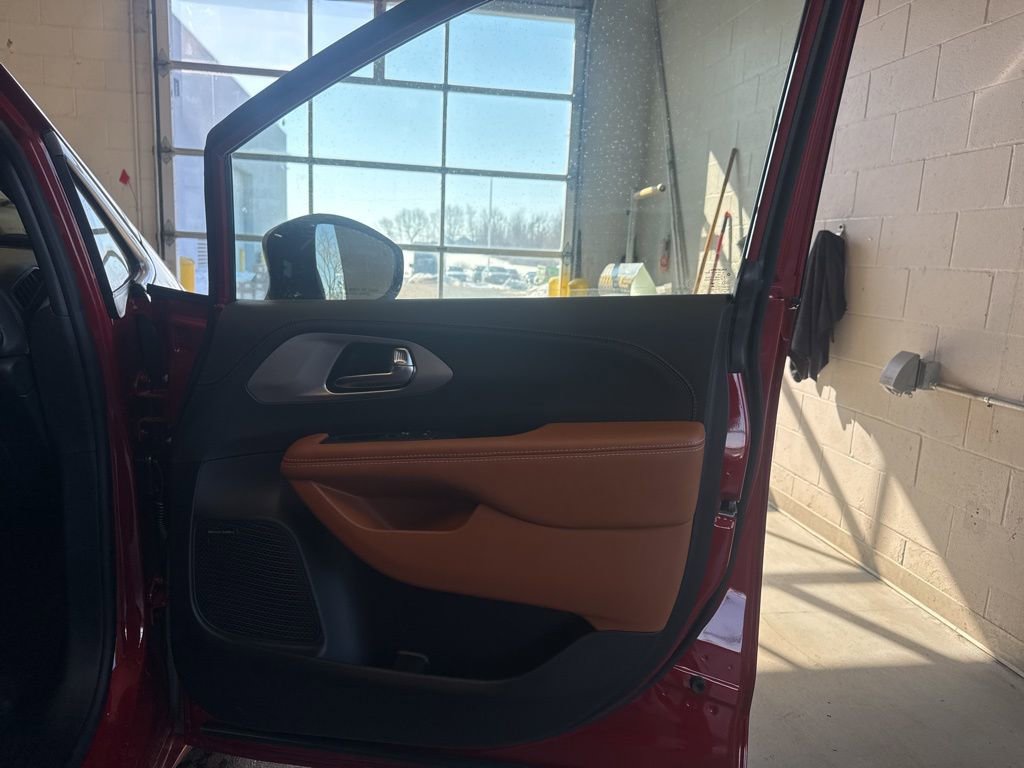 New 2026 Chrysler Pacifica Pinnacle image 54