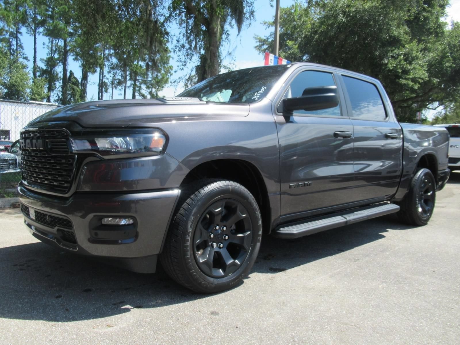 New 2026 RAM 1500 Express AWD/4WD image 3