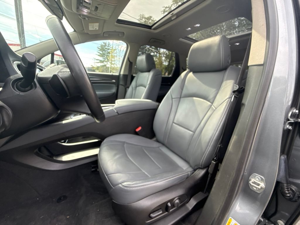 Used 2019 Buick Enclave Essence AWD/4WD image 9