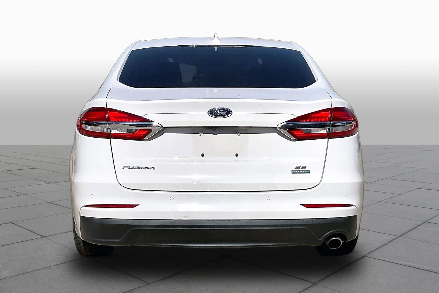 Used 2020 Ford Fusion SE FWD image 5