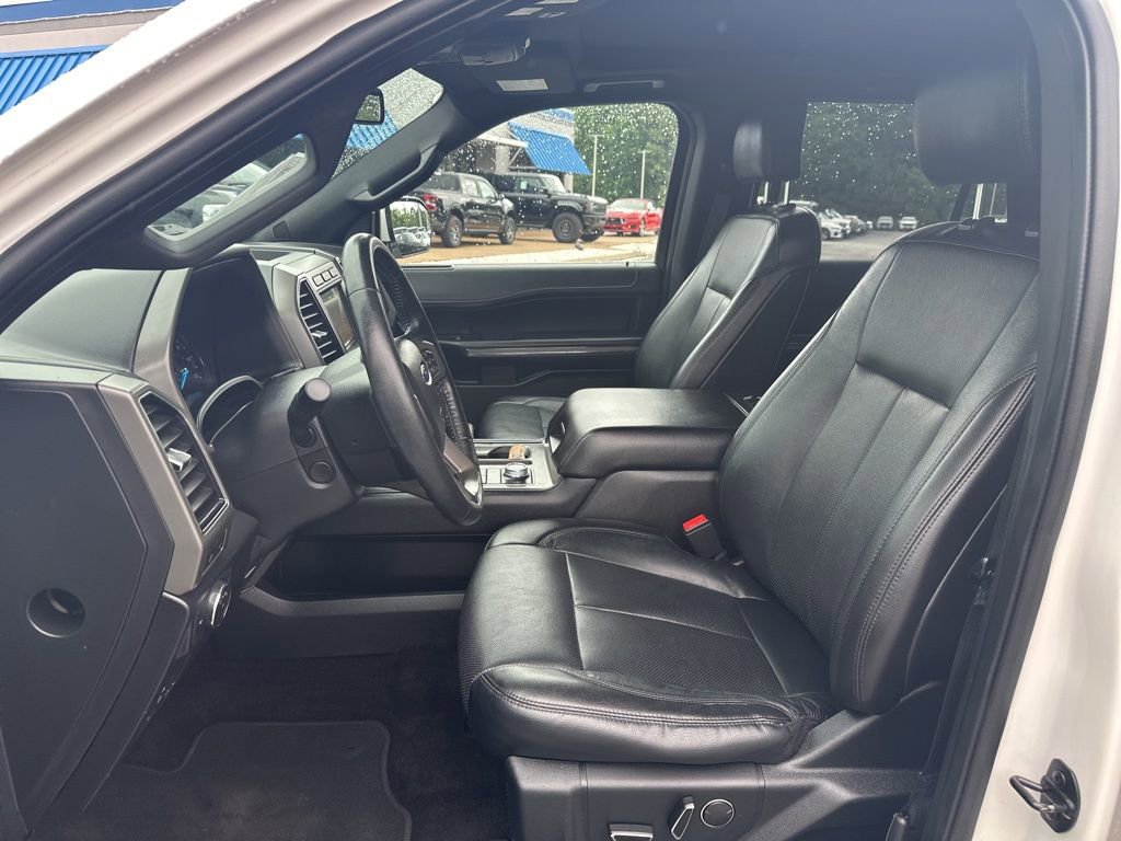 Used 2018 Ford Expedition Max XLT w/ Equipment Group 202A AWD/4WD image 20