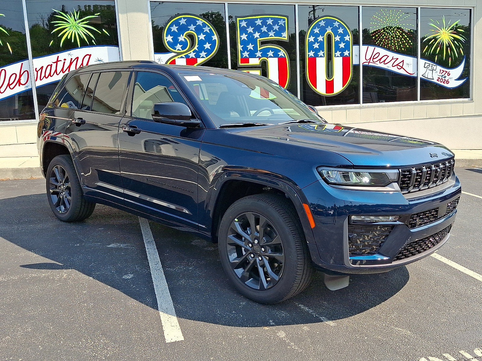 New 2026 Jeep Grand Cherokee Limited AWD/4WD image 2
