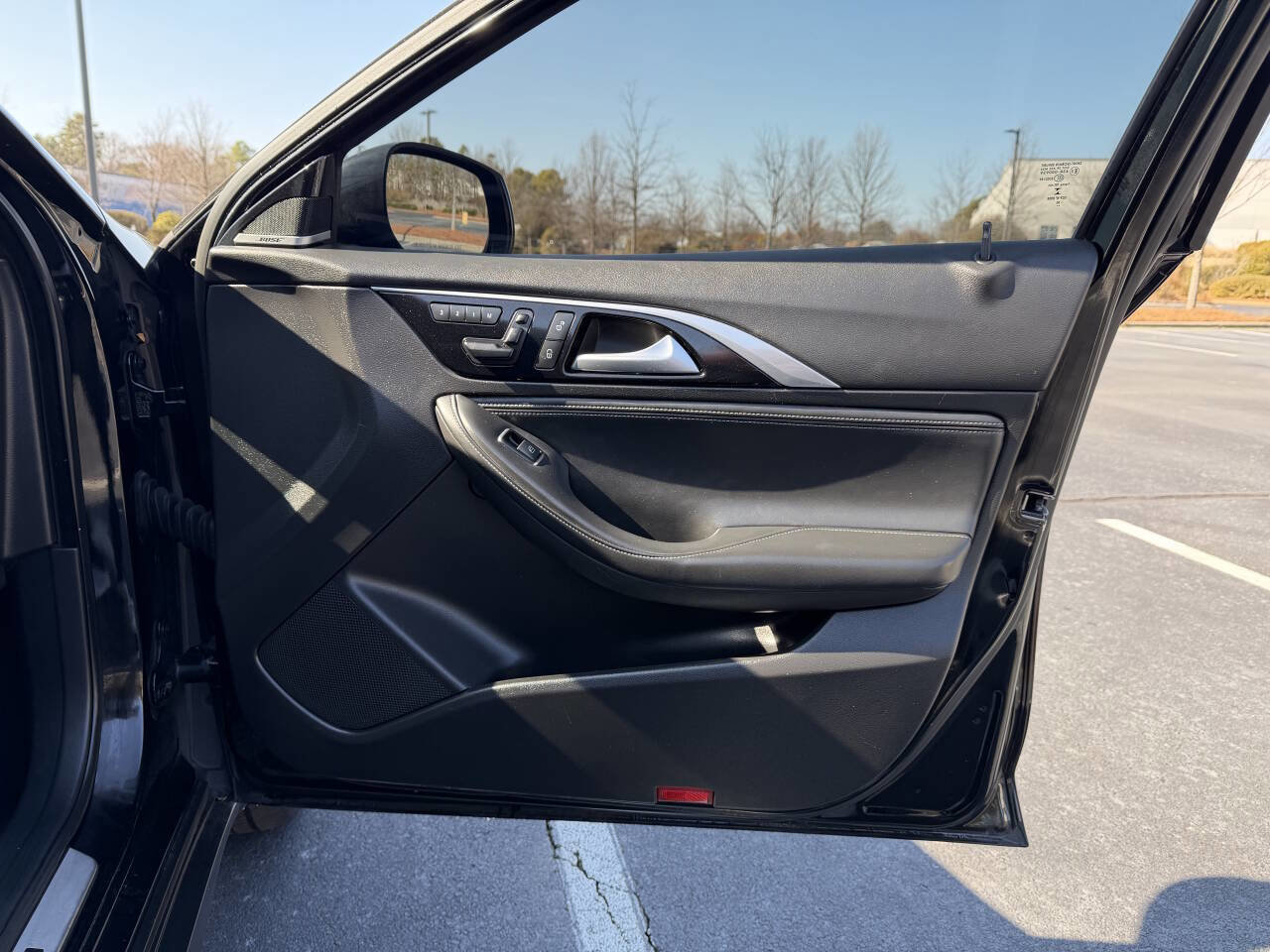 Used 2017 INFINITI QX30 Premium image 19