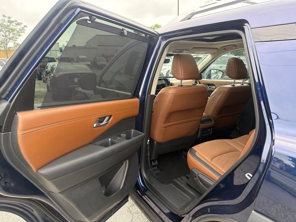 Used 2024 Nissan Pathfinder Platinum w/ Cargo Package AWD/4WD image 18