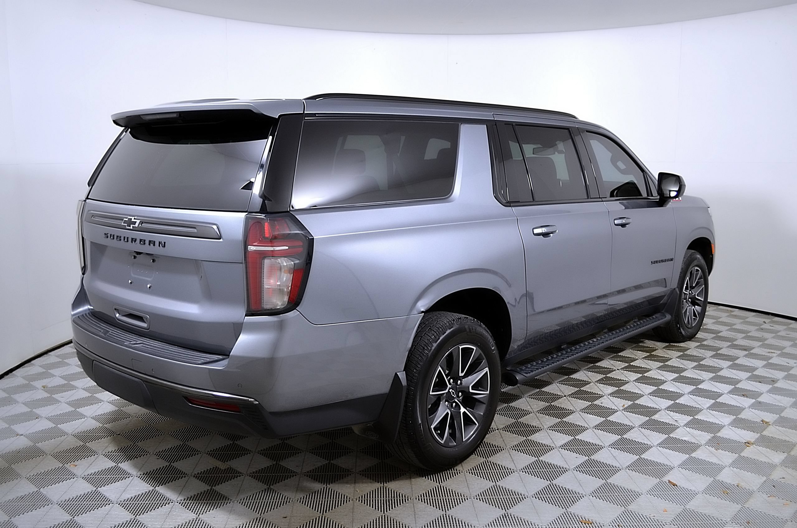Used 2021 Chevrolet Suburban Z71 w/ Rear Media and Nav Package AWD/4WD image 7