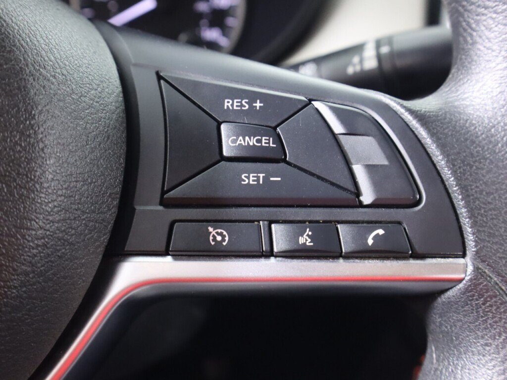 Used 2020 Nissan Versa SV FWD image 13