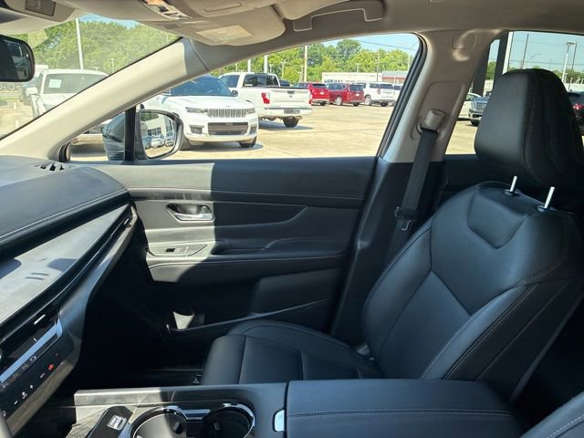 Used 2025 Nissan Murano SV FWD image 16
