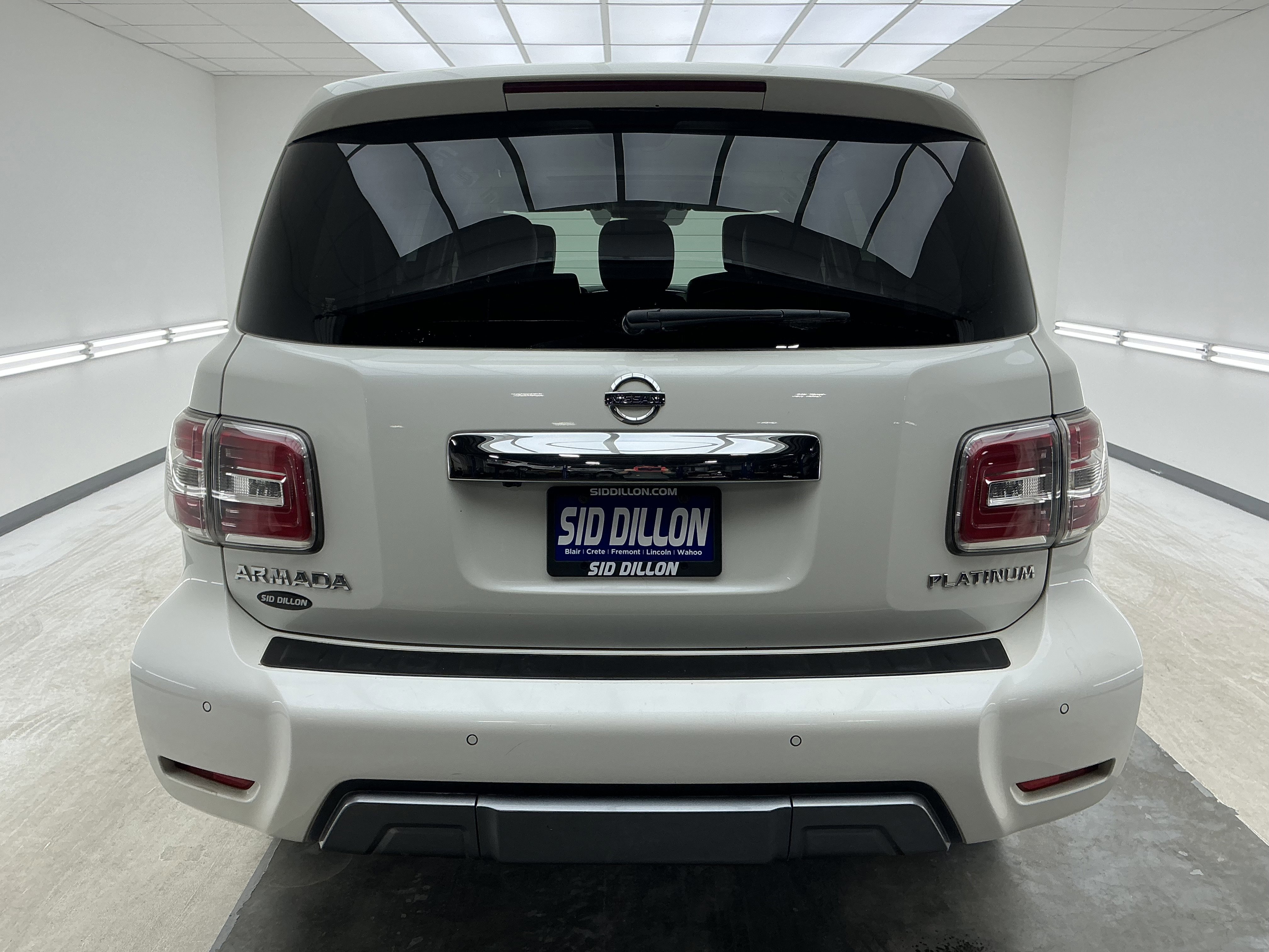 Used 2019 Nissan Armada Platinum w/ Interior Lighting Package image 5