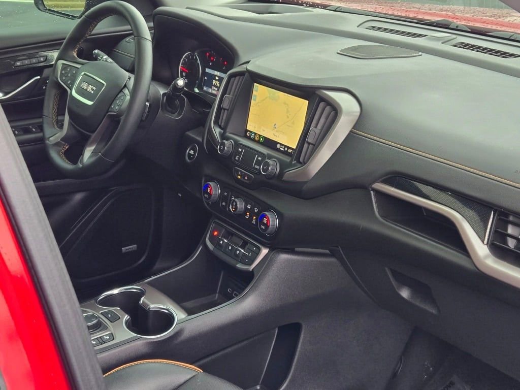 Used 2024 GMC Terrain AT4 w/ Infotainment Package II image 9