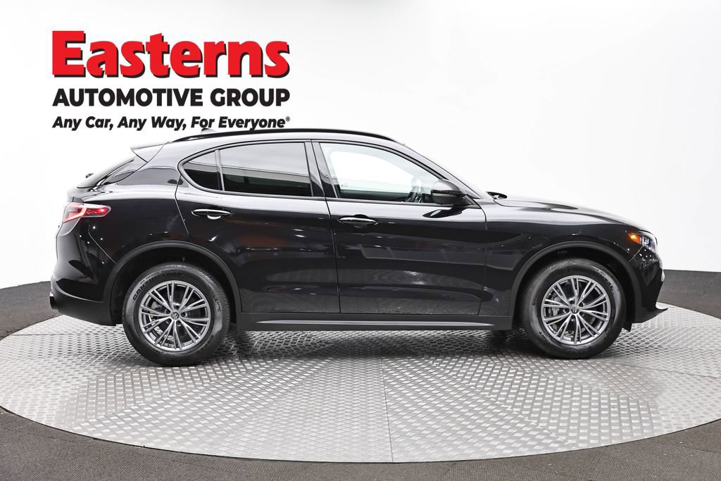 Used 2024 Alfa Romeo Stelvio Sprint image 4