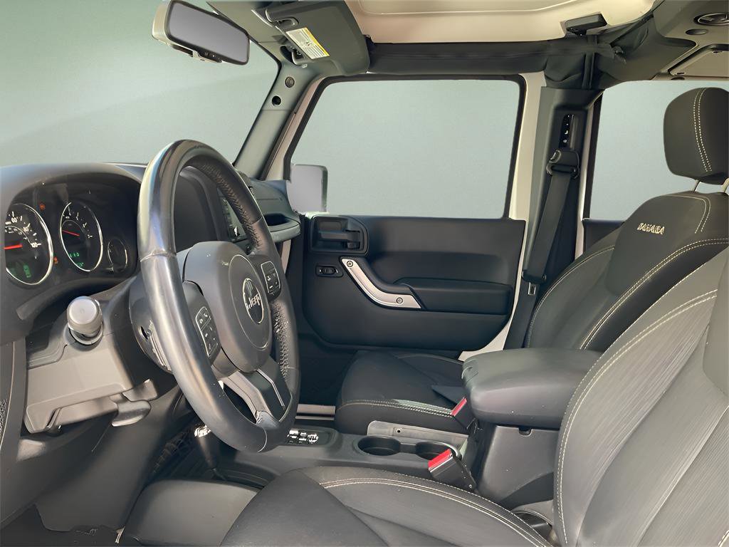Used 2016 Jeep Wrangler Unlimited Sahara w/ Connectivity Group image 16