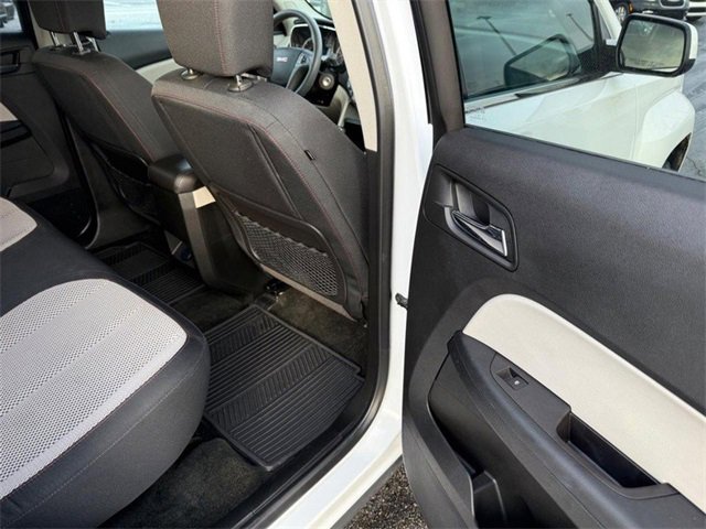 Used 2017 GMC Terrain SLE image 12