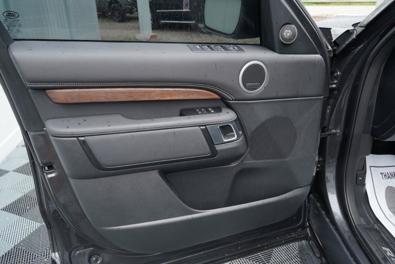 Used 2023 Land Rover Discovery S R-Dynamic AWD/4WD image 16