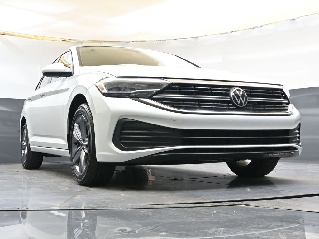 Used 2023 Volkswagen Jetta SE w/ Panoramic Sunroof Package FWD image 35