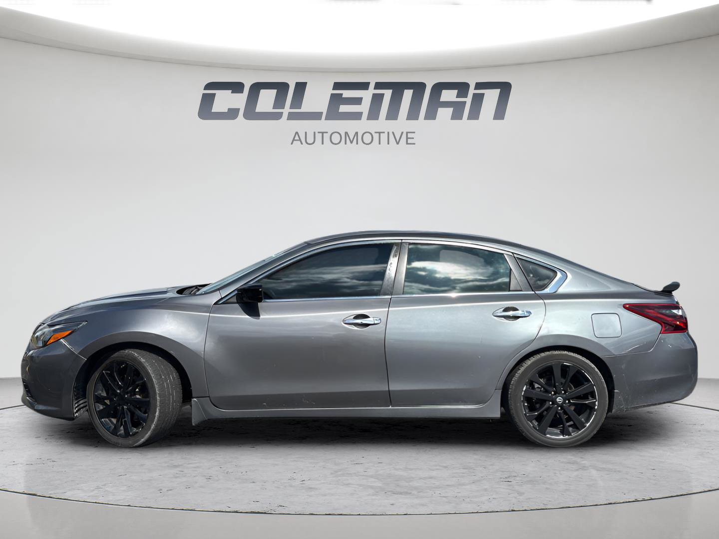 Used 2017 Nissan Altima 2.5 SR w/ Midnight Edition Package image 3