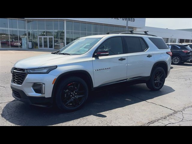 Certified 2022 Chevrolet Traverse Premier w/ Redline Edition FWD image 4