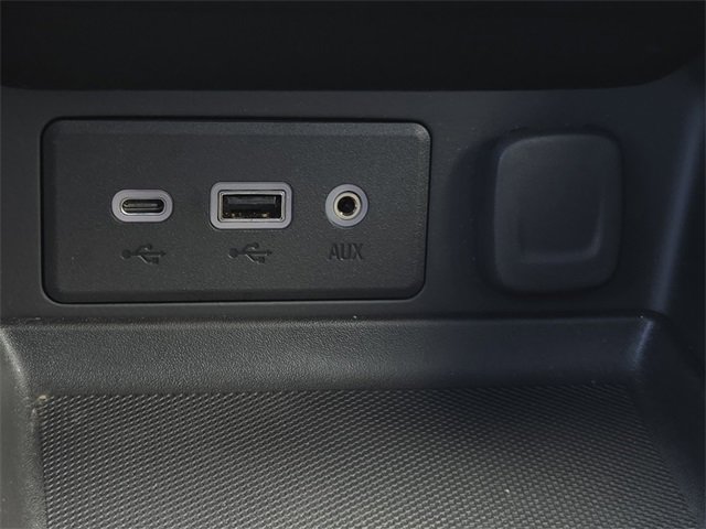 Used 2024 GMC Terrain SLE w/ Driver Convenience Package image 29