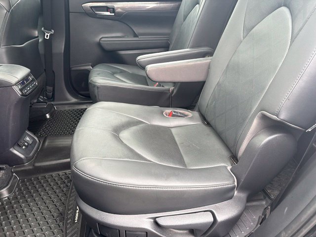 Used 2020 Toyota Highlander Platinum AWD/4WD image 12