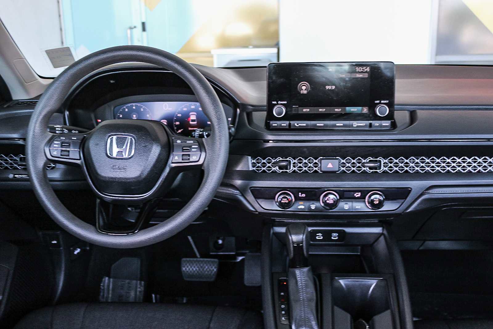 Certified 2025 Honda Accord LX image 13