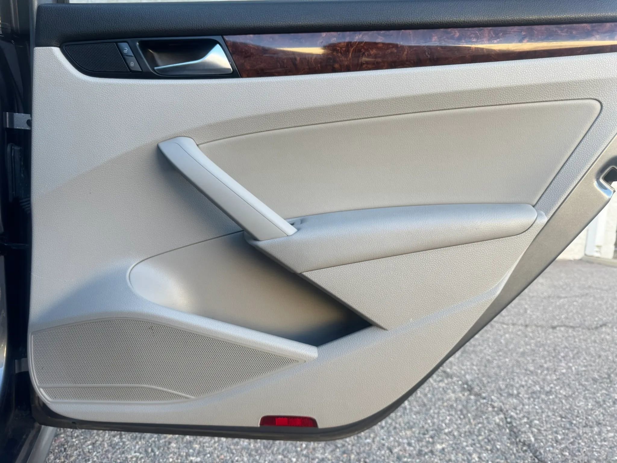 Used 2013 Volkswagen Passat TDI SEL Premium image 14