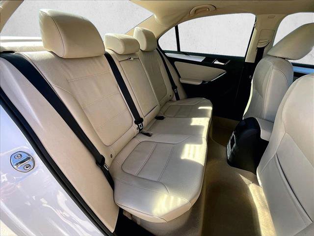Used 2013 Volkswagen Jetta SE image 28