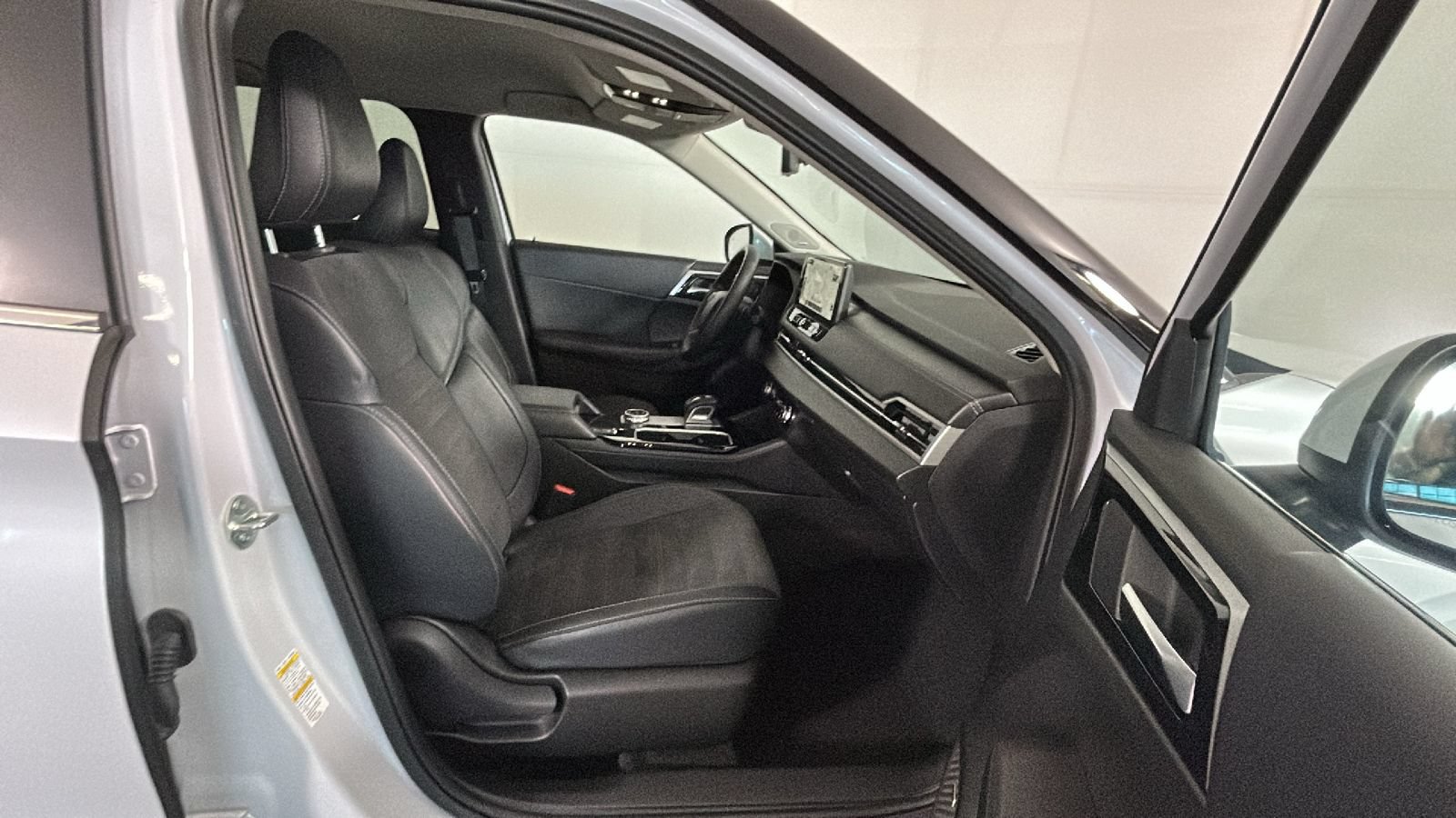 Used 2025 Mitsubishi Outlander SE AWD/4WD image 34