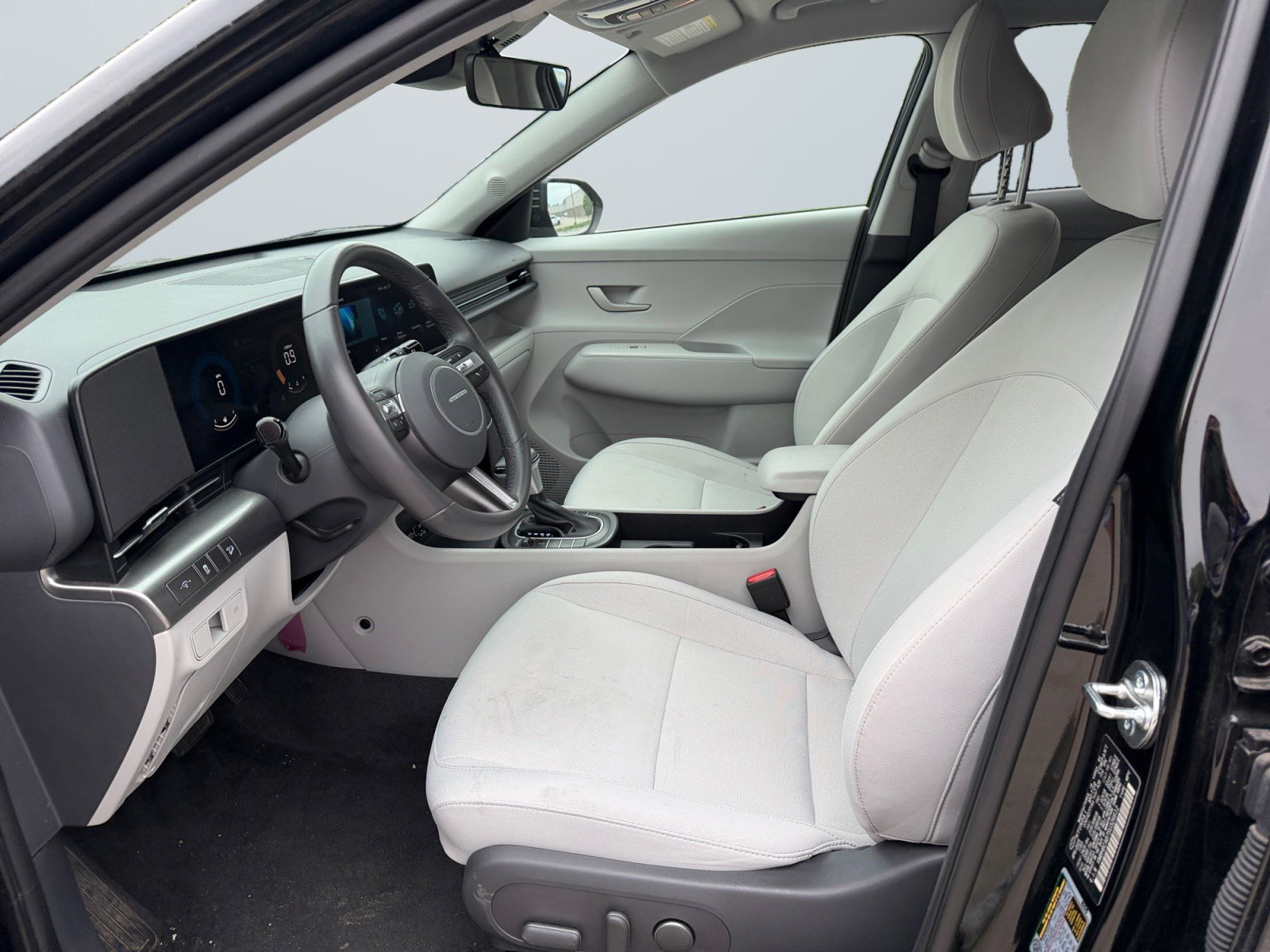 Certified 2025 Hyundai Kona SEL AWD/4WD image 11
