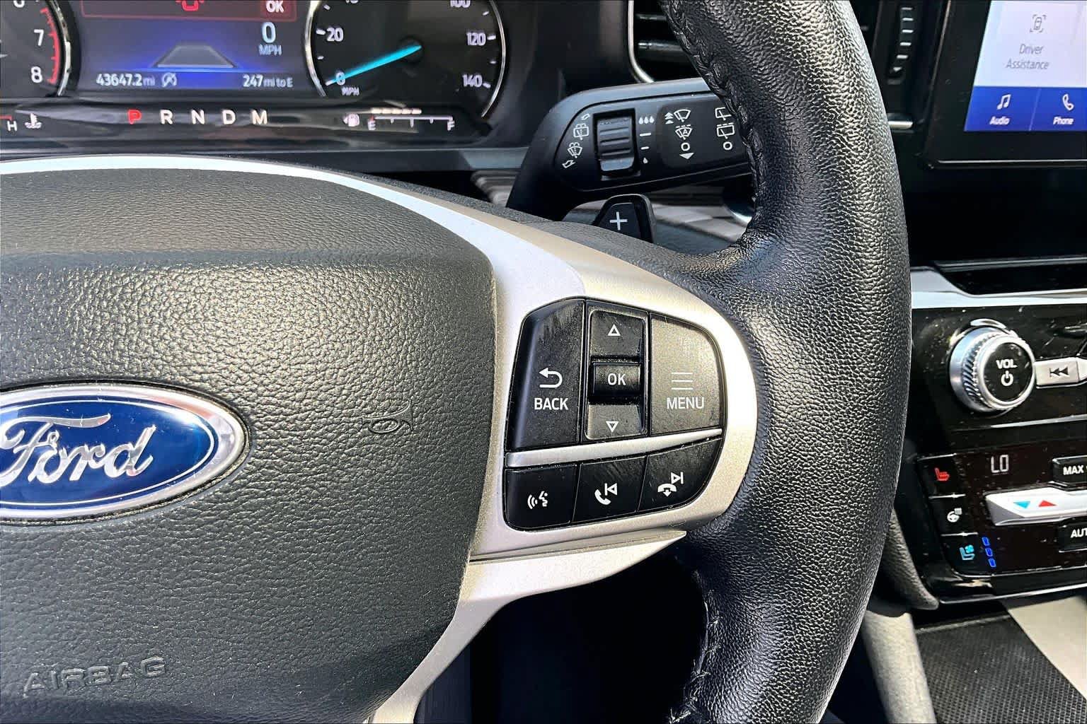 Used 2021 Ford Explorer Limited w/ Equipment Group 301A AWD/4WD image 25