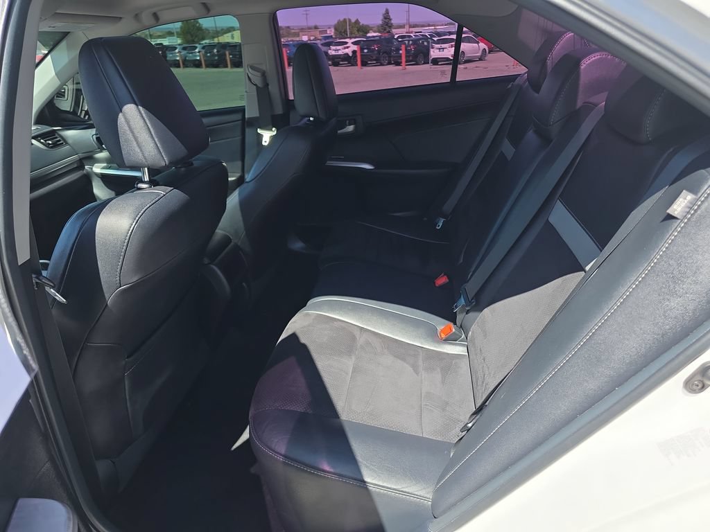 Used 2014 Toyota Camry SE w/ Leather Package FWD image 25
