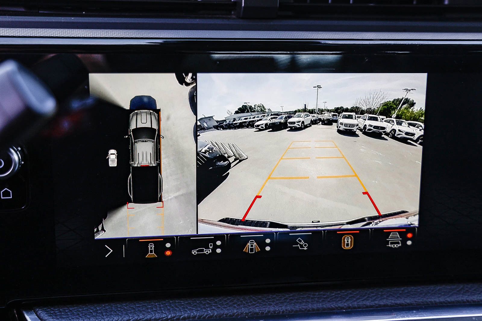 Used 2025 GMC Sierra 3500 Denali w/ Denali Reserve Package image 24