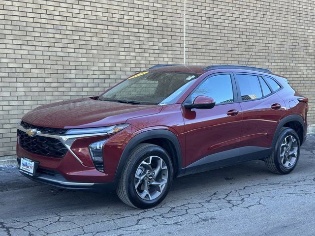 Used 2025 Chevrolet Trax LT w/ LT Convenience Package image 28