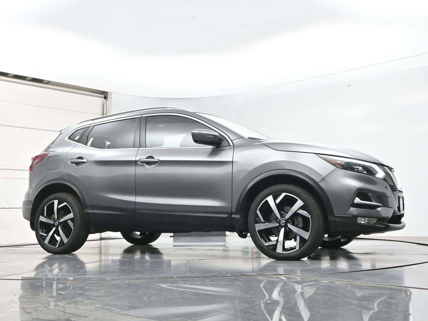 Certified 2021 Nissan Rogue Sport SL w/ Premium Package AWD/4WD image 29