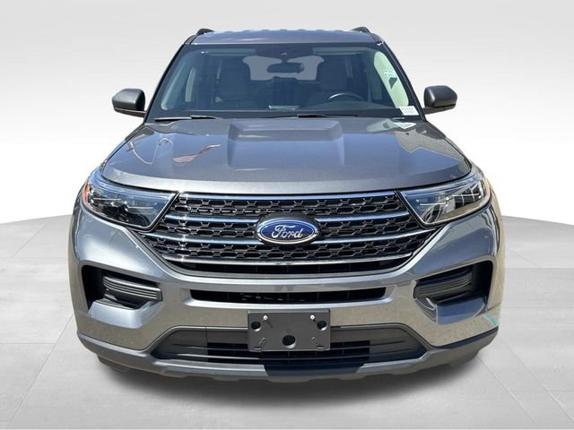 Used 2023 Ford Explorer XLT RWD image 2