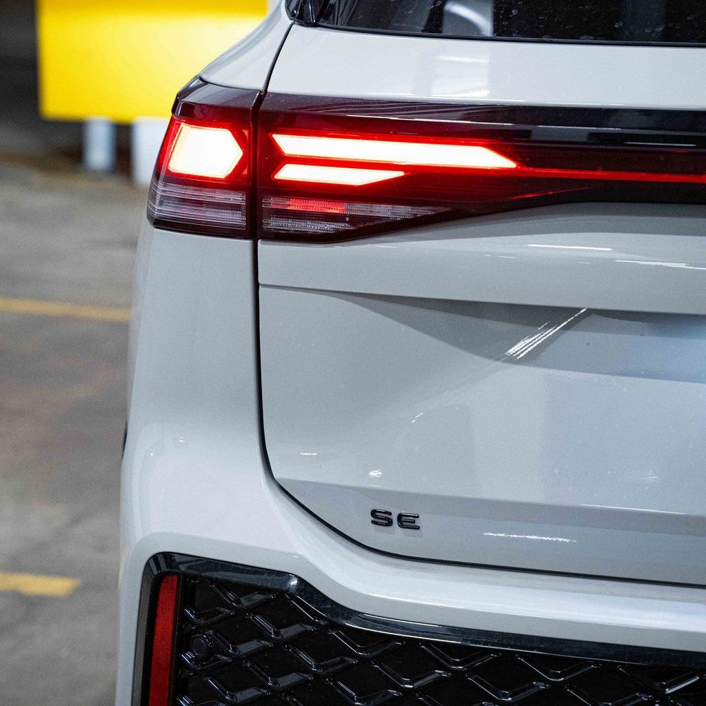 New 2026 Volkswagen Tiguan SE R-Line image 5