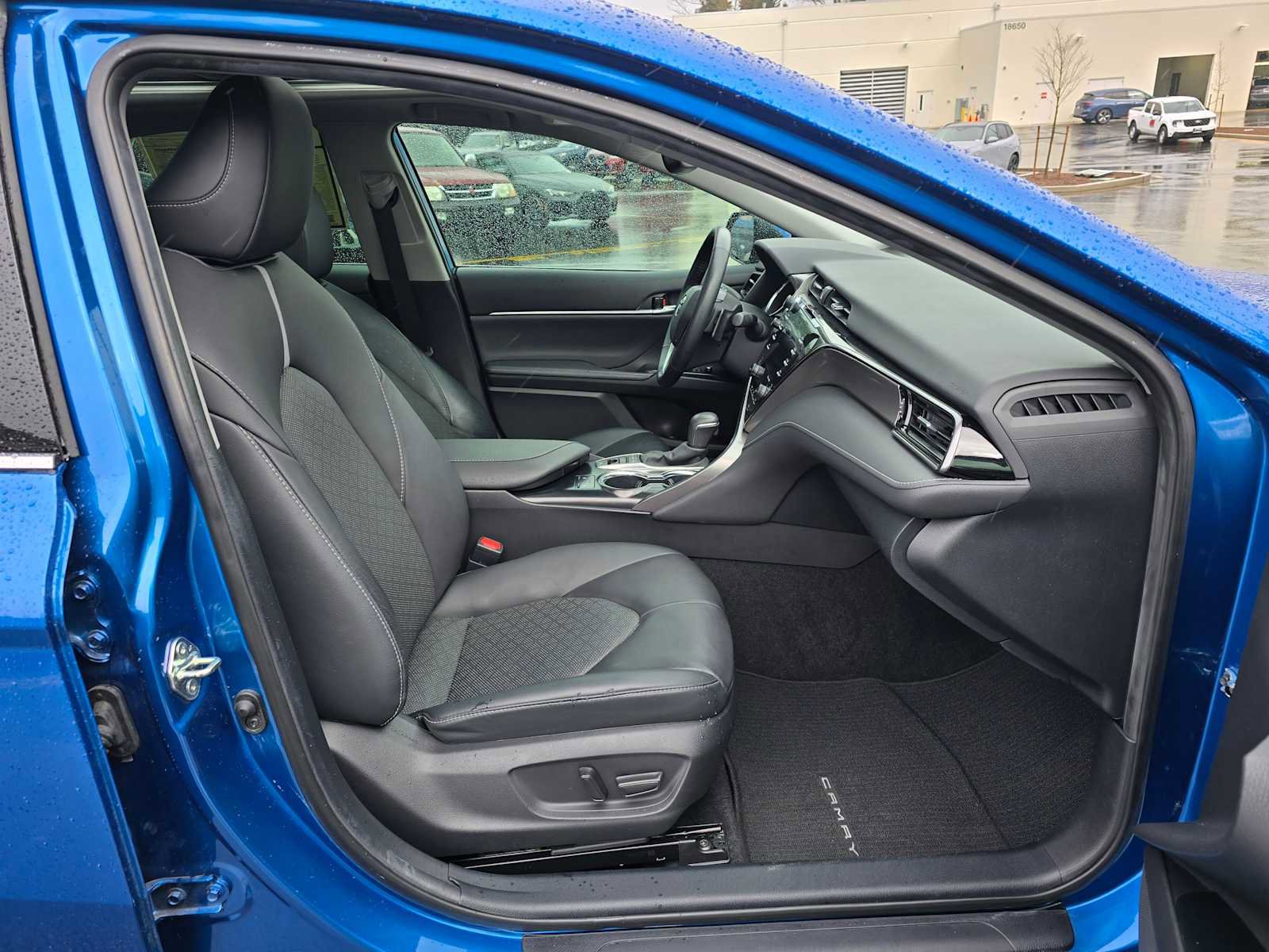 Used 2020 Toyota Camry XSE w/ Carpet Mat Package FWD image 11