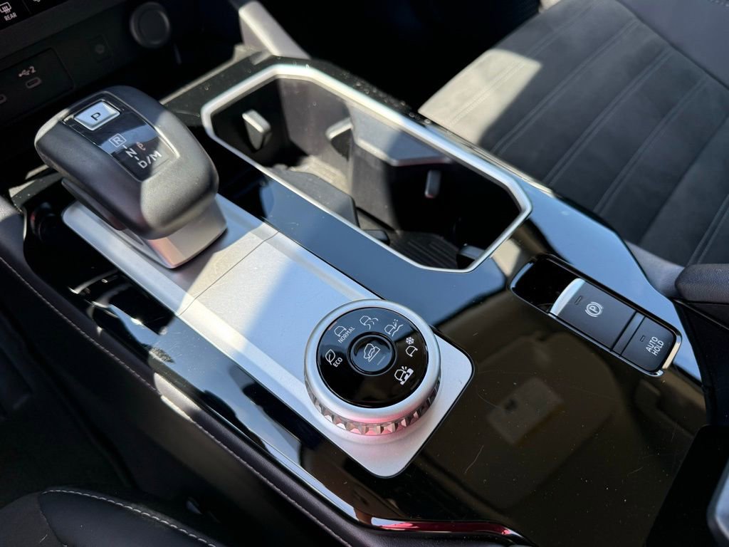 Used 2025 Mitsubishi Outlander SE image 36