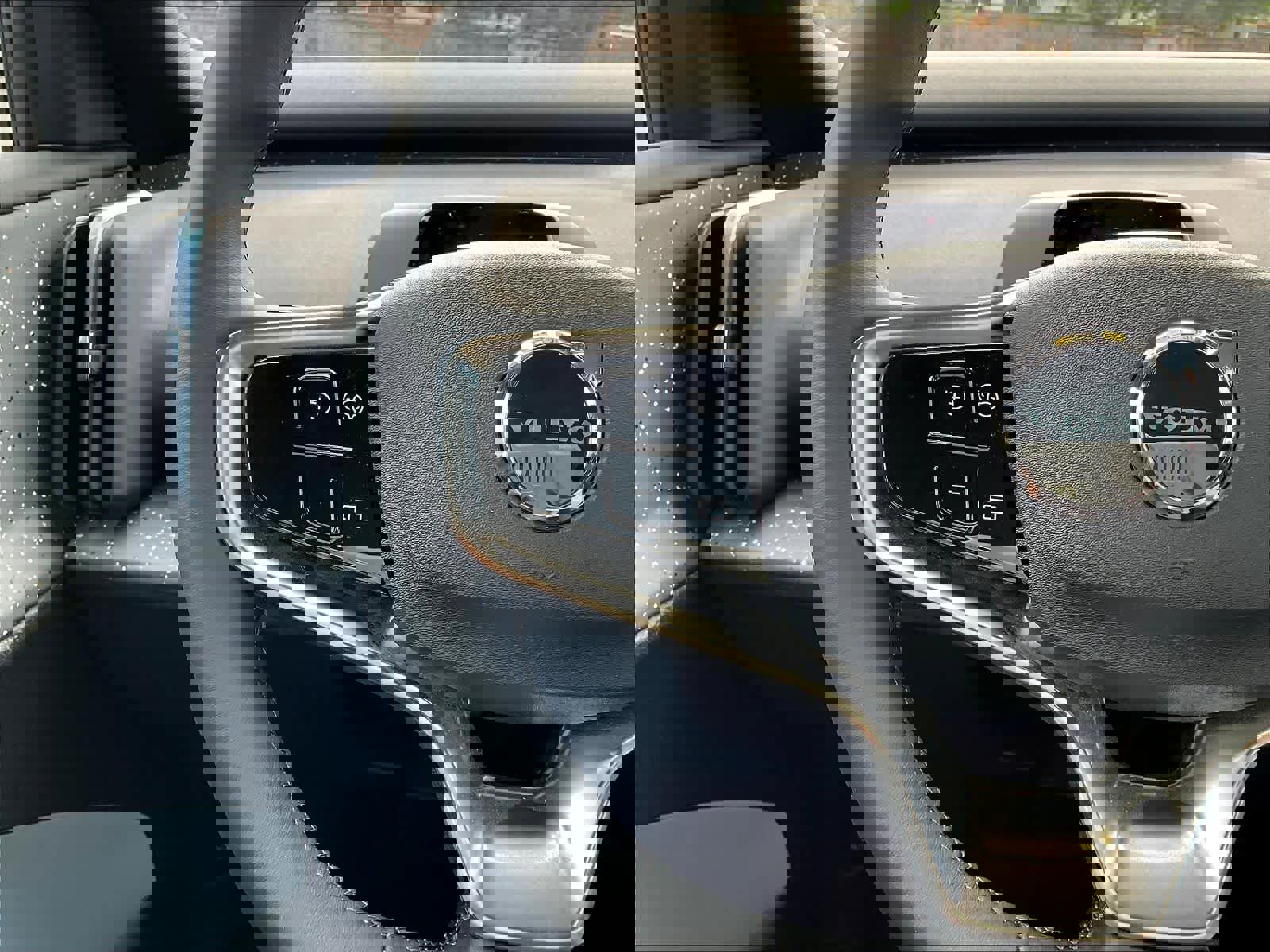 New 2026 Volvo EX30 Ultra w/ Protection Package Premier image 17