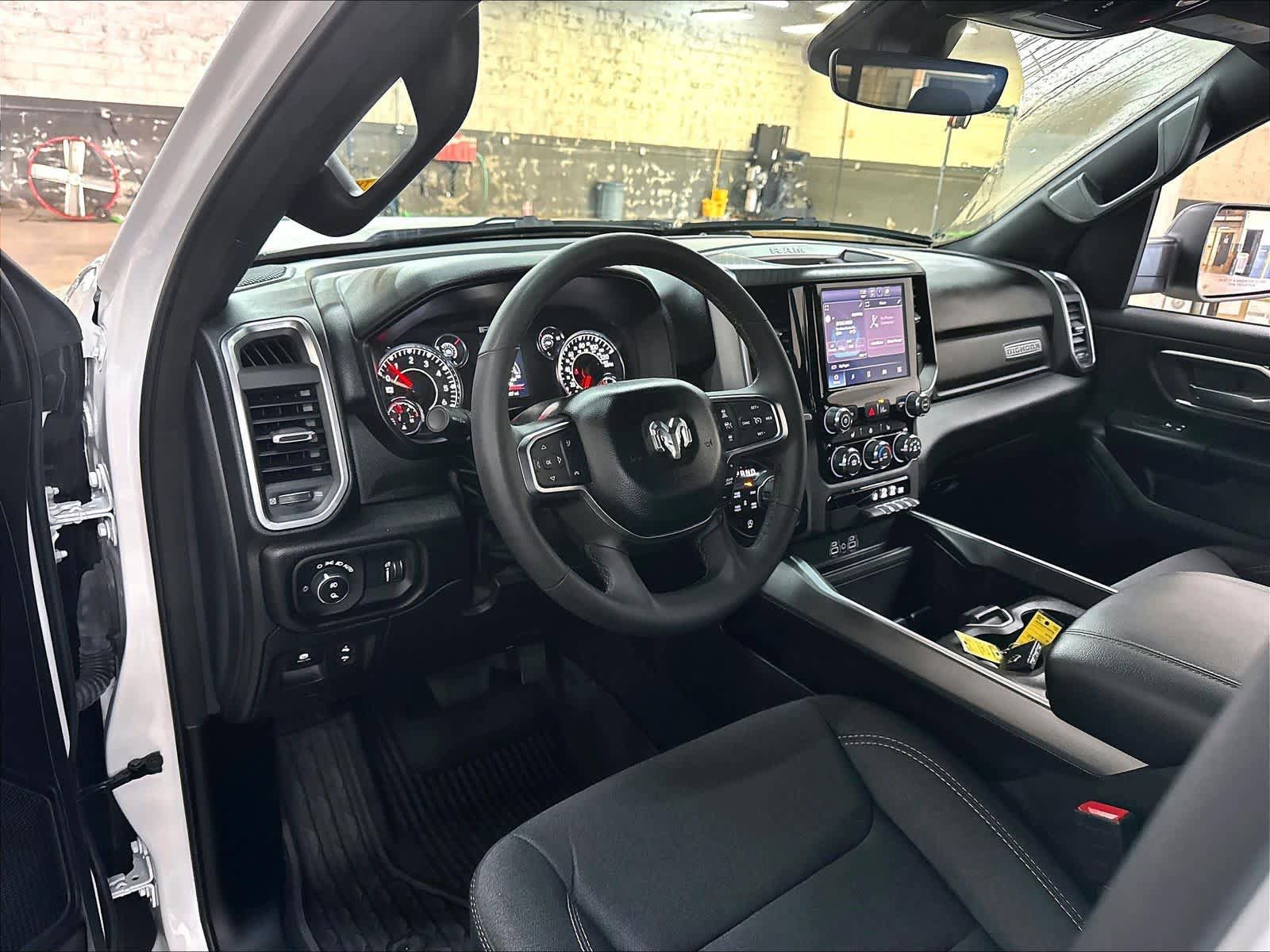 Used 2025 RAM 1500 Big Horn AWD/4WD image 16