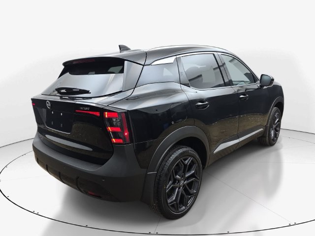 New 2027 Nissan Kicks SR w/ SR Premium Package FWD image 6