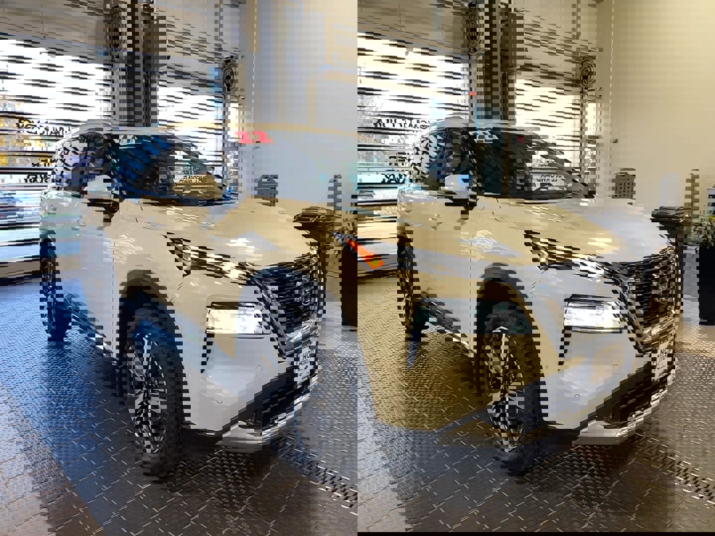 Used 2022 Nissan Rogue Platinum w/ Head-Up Display Package