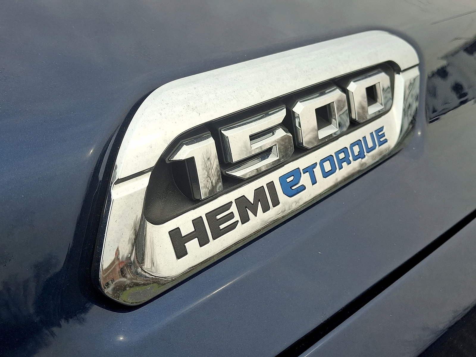 Used 2024 RAM 1500 Laramie RWD image 24