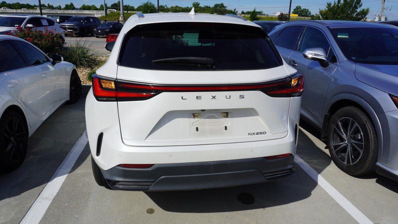 Used 2024 Lexus NX 250 FWD image 6