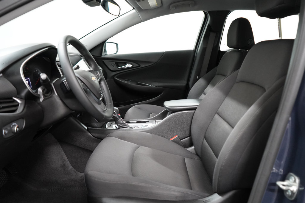 Used 2025 Chevrolet Malibu RS FWD image 13