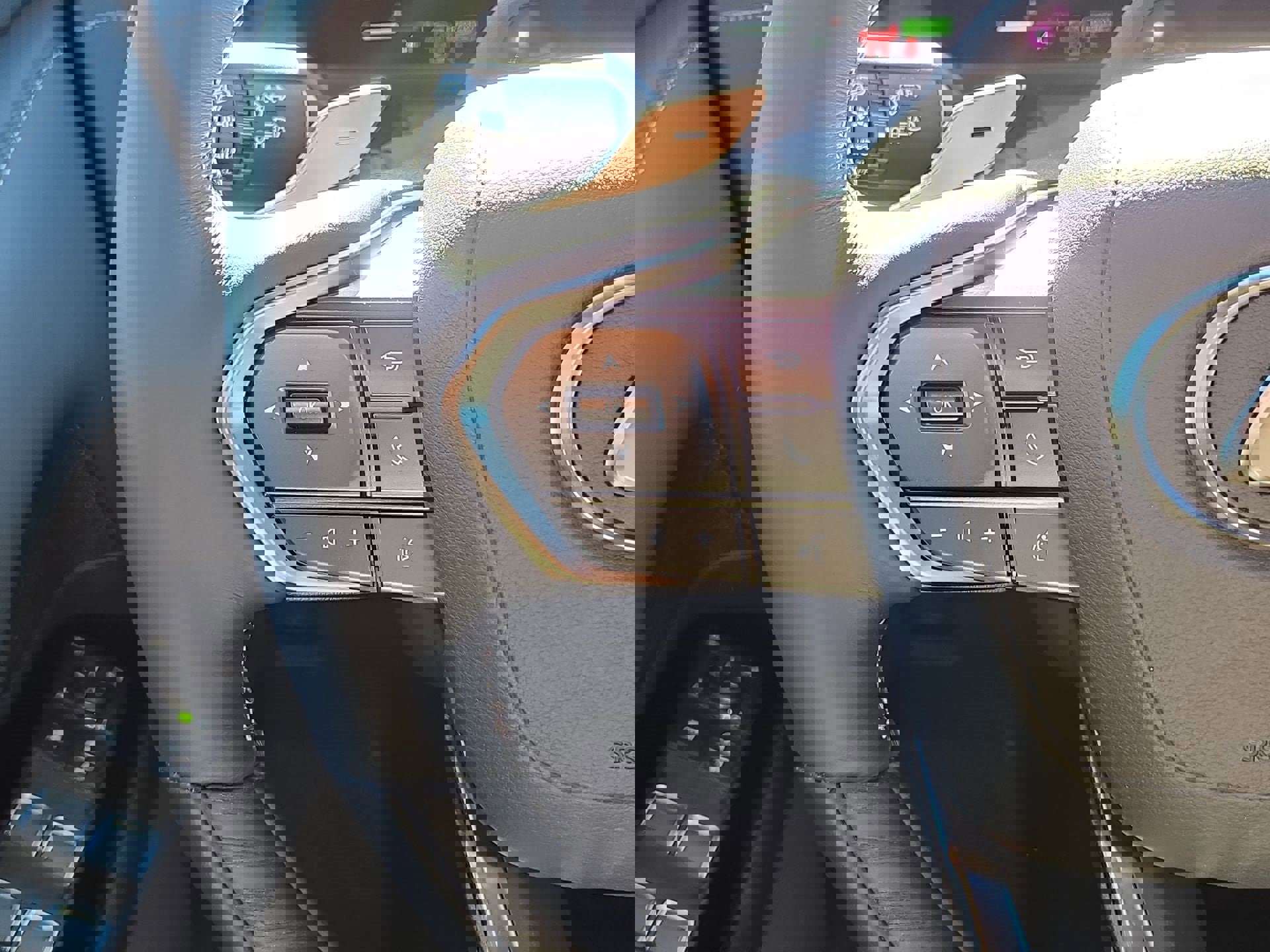 New 2026 Lexus LX 700h Luxury image 21