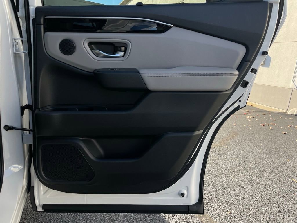 Used 2025 Honda Pilot EX-L image 34